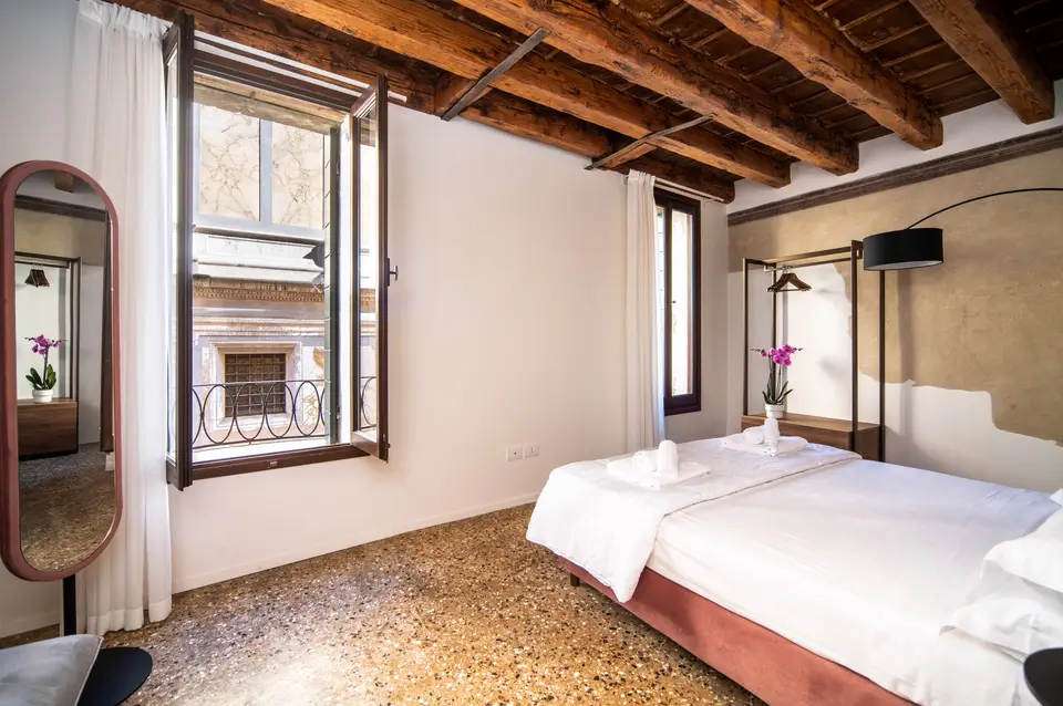 Morosina · Palazzo Miracoli, Venice — 5